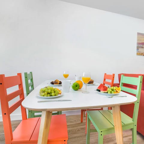 Savour a fresh breakfast in the brightly-coloured dining area