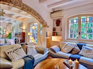 A Riviera Charmer image 3