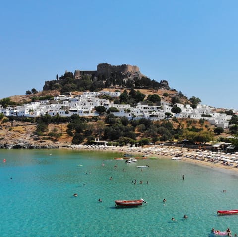 Discover the old whitewashed village of Lindos – just a short drive away