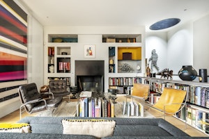 Perfect Parisian Pad image 1