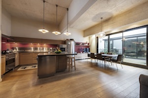 Perfect Parisian Pad image 10