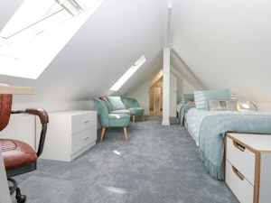 Dover Whisper image 9