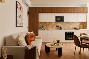 Cobbles & Walnut image 14