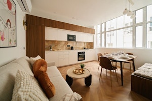 Cobbles & Walnut image 2