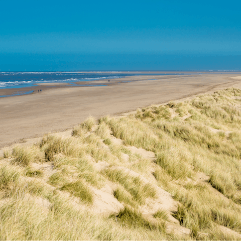 Stay a fifteen-minute drive from Sheringham and the beaches of the North Norfolk coast