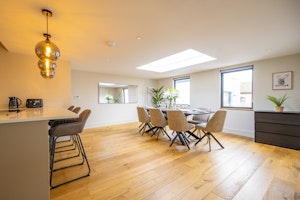 Henley Hideaway image 6