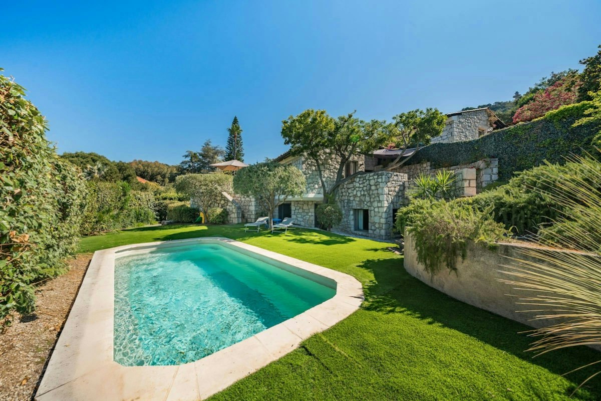 Sunny French Haven, Provence-Alpes-Côte d'Azur