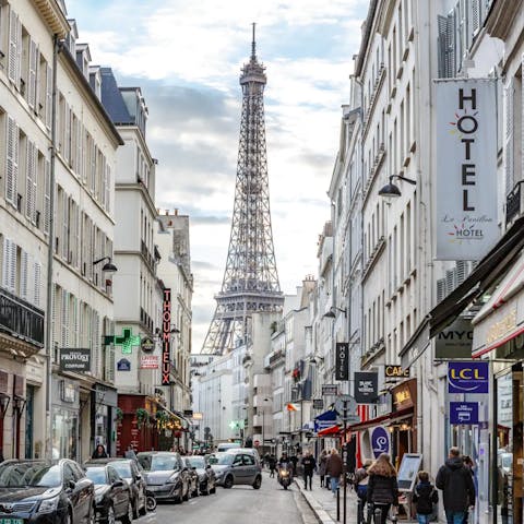 Explore bustling Invalides, just fifteen minutes away from the Eiffel Tower