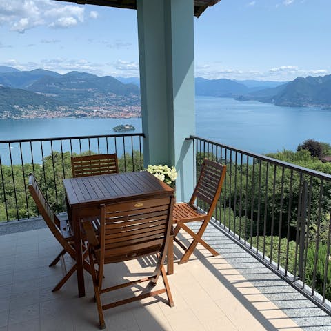 Admire the knockout vistas of Italy’s second largest lake from the balcony