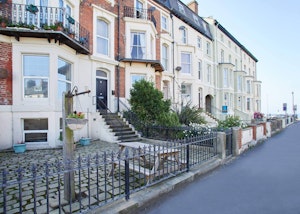 West Cliff Modern image 8