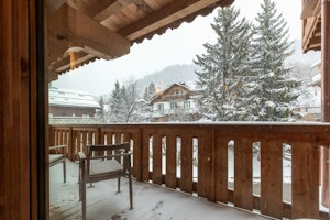 Champagne Powder image 12