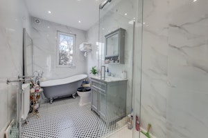 Fulham Gallery image 8
