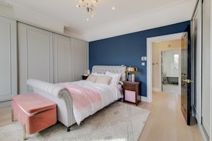 Fulham Gallery image 7