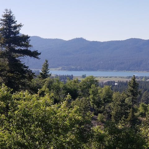 Catch a glimpse of Big Bear Lake on your hikes in San Bernadino National Forest
