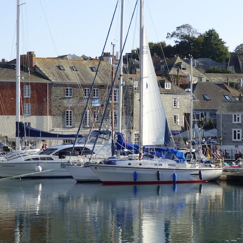 Stroll seven minutes to Padstow Harbour for fish and chips