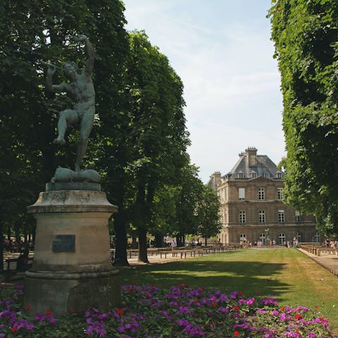 Stretch your legs in Jardin du Luxembourg – it's right next door