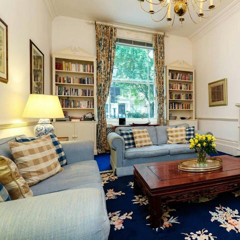 Enjoy the vintage charm of this cosy London home