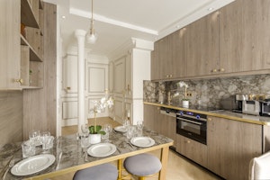 Pearl & Taupe image 7