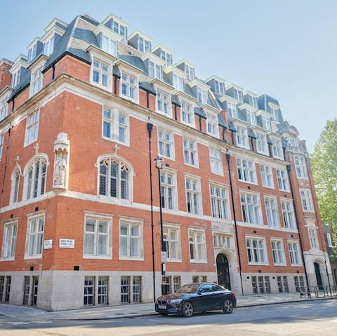 Admire the beautiful red brickwork of your new home in London