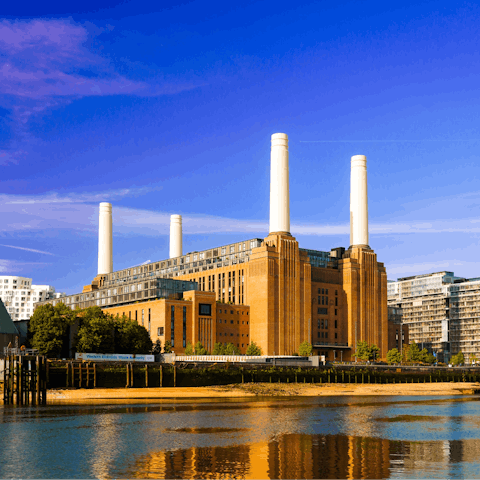 Stay just a short stroll from the shops, bars and restaurants of Battersea Power Station