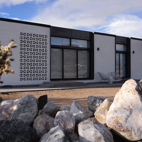 Admire the Richard Neutra-inspired design of this striking desert home