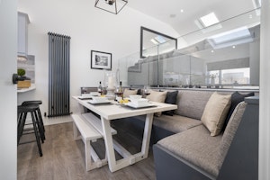 Lakeview Luxury image 12