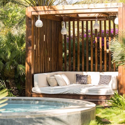 Discover private, shady corners to lounge in 