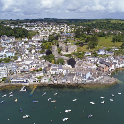 Explore the heart of Fowey – you're a five-minute stroll to the harbour and Fowey River Gallery
