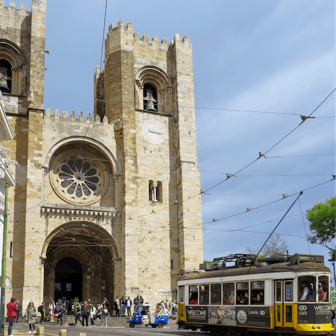 Walk to Lisbon Cathedral in three-minutes