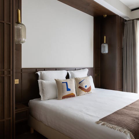 Wake up in the main bedroom feeling well-rested and ready to explore
