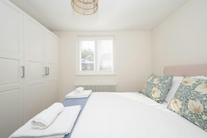 Surbiton Stay image 15