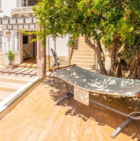 Snooze in the hammock, after an afternoon exploring Albufeira