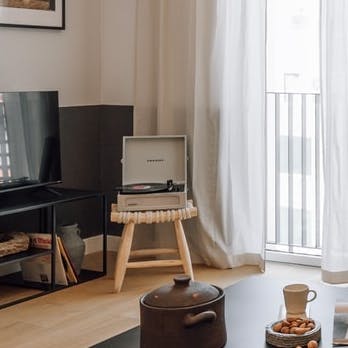 Fill the home with music from the vinyl player