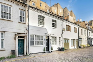 Cobblestones & Quiet image 13