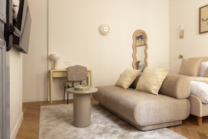 Marais Interlude image 2