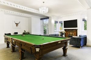 Surrey Hills Manor image 10