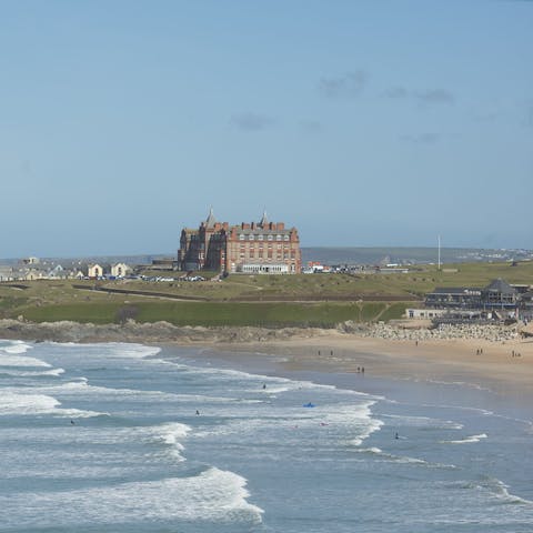 Walk to Fistral Beach in a matter of minutes to ride its famous waves and hang out with other surfers