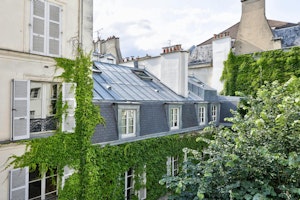 Magic in the Marais image 9