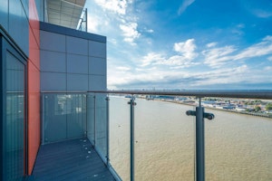 Thames Charm image 9
