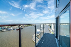 Thames Charm image 7