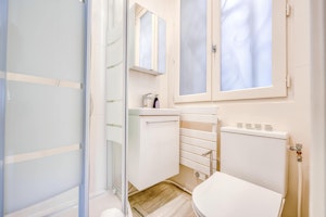 Marais on a Tuesday image 11