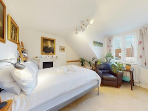 Verdure & Pine image 12
