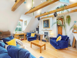 Verdure & Pine image 9