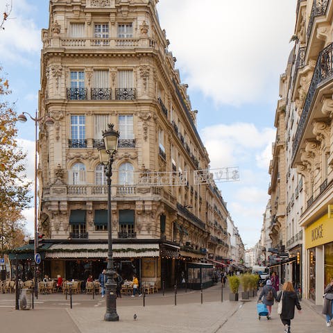 Discover the shops, bistros and exquisite architecture of the 17th Arrondissement