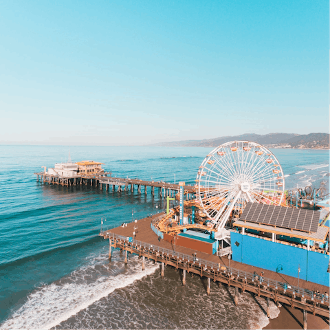 For an alternate beach, Santa Monica is a fifteen-minute drive away