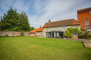 The Old Chequers image 3