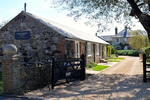 Farmhouse image 13
