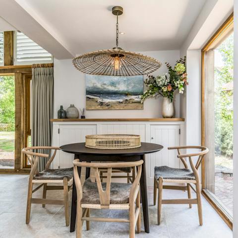 Feel immersed in nature's beauty whilst dining at home