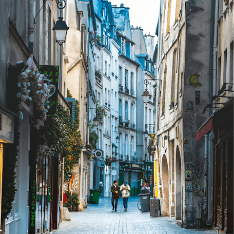 Wind your way through the historic streets of Le Marais