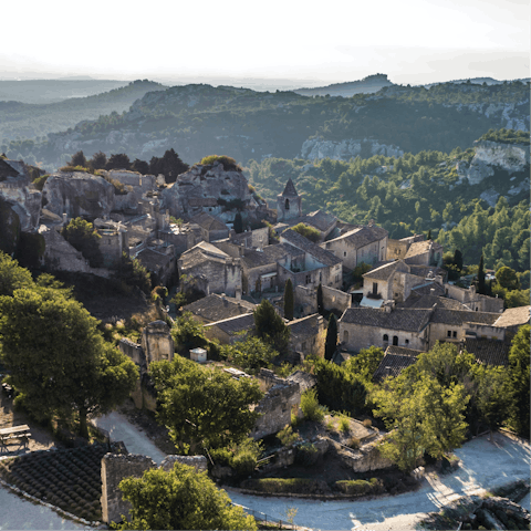 Explore the surrounding medieval villages of Provence by car or bike